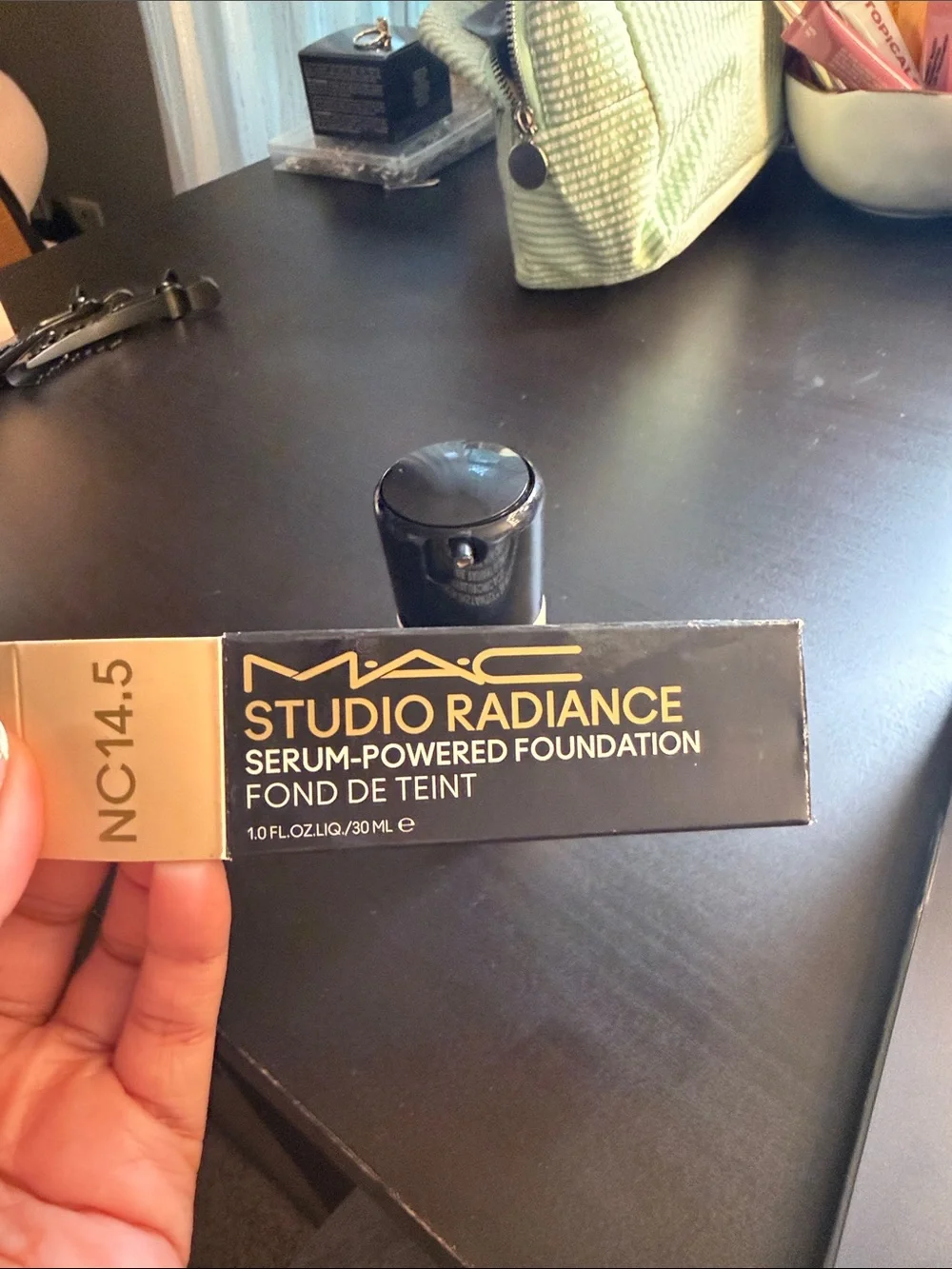 MAC Cosmetics Studio Radiance Serum-Powered Foundation NC14.5 Light Beige